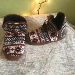 Muk Luks freedom slippers